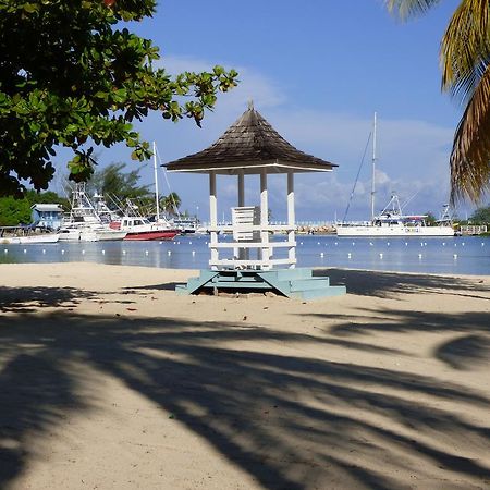 Beach Studio 18 Ocho Rios Esterno foto