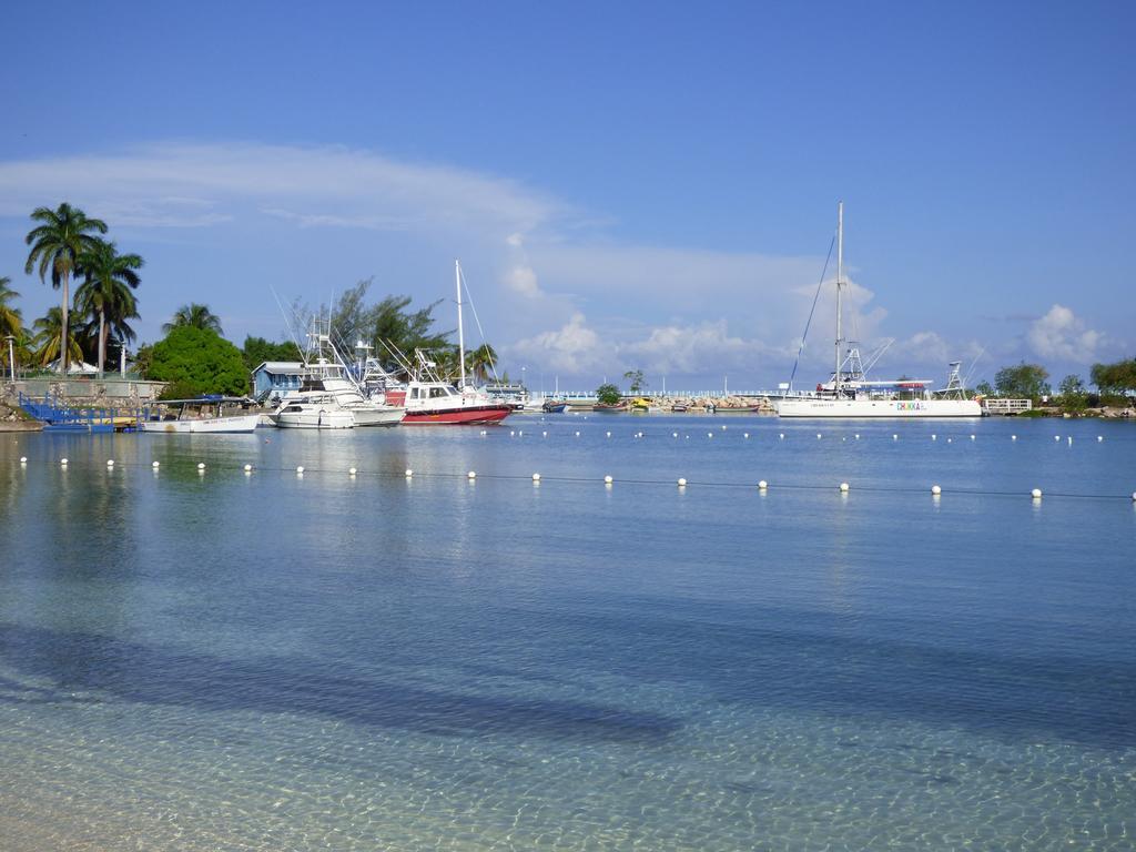 Beach Studio 18 Ocho Rios Esterno foto